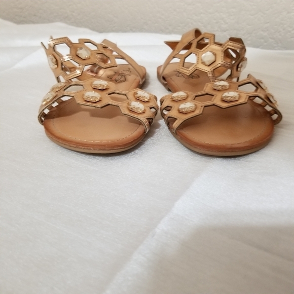 Unlisted by Kenneth Cole Sandals In Size 7.5 - Picture 3 of 9